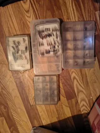 Cajas de moscas para pesca