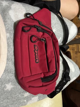 Riñonera deportiva roja