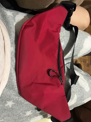 Riñonera deportiva roja