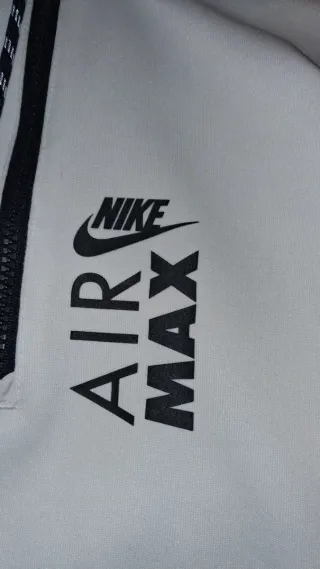 Sudadera Nike Air Max Blanca y negra,