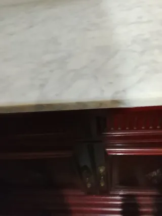 Taquillón madera maciza y mármol