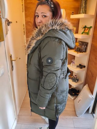 Abrigo Norway verde talla M capucha