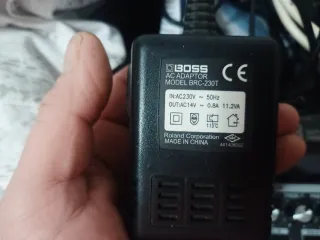 Pedalera Boss GT-8 averiada