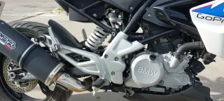 BMW G310R 2017 con escape GPR