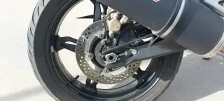 BMW G310R 2017 con escape GPR