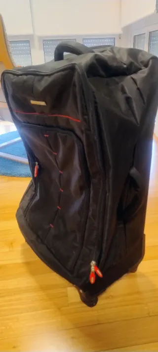 Maleta grande negra marca Decent