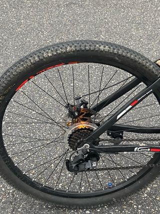 Bicicleta MTB 27.5 frenos disco suspension muelle