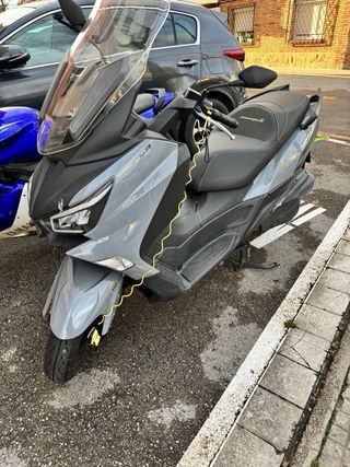 Sym Joymax 125cc 2022 Maxi Scooter. Viladecans
