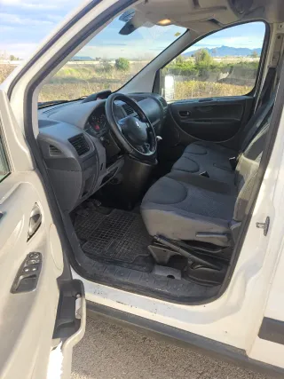 Peugeot Exoert  2012