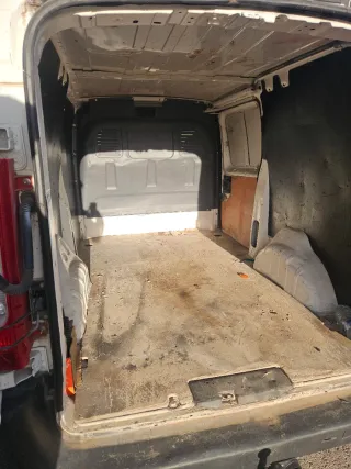 Peugeot Exoert  2012