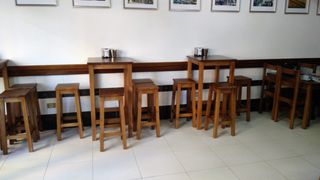 Mobiliario hosteleria. Sillas, mesas taburetes bar