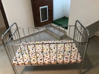 Cuna de hierro niquelado
