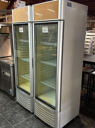 Neveras Vitrina Vertical