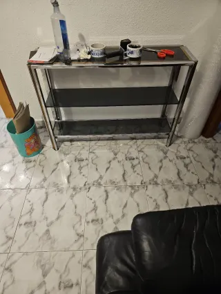 Mesa auxiliar cristal y metal