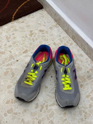 Zapatillas New Balance Gris y Rosa