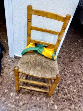 Sillas de madera antiguas