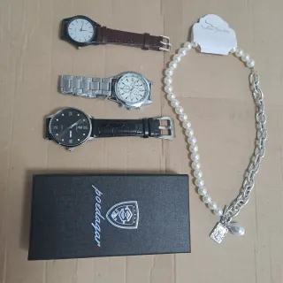 Tre orologi unisex + collana omaggio