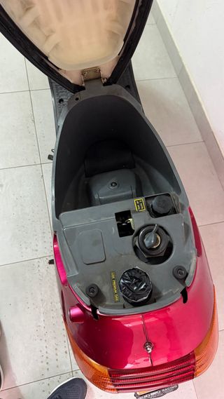 Scooter 49cc roja automática