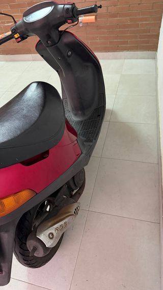 Scooter 49cc roja automática