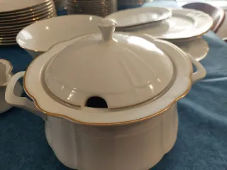 Vajilla Irabia. Porcelana Filo Oro