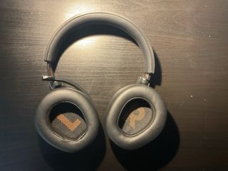 Cascos JBL Negros y Naranjas