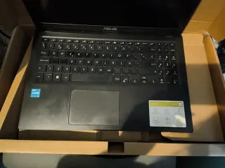 Portátil ASUS Vivobook Negro