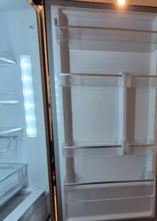 Nevera Cecotec Negra.