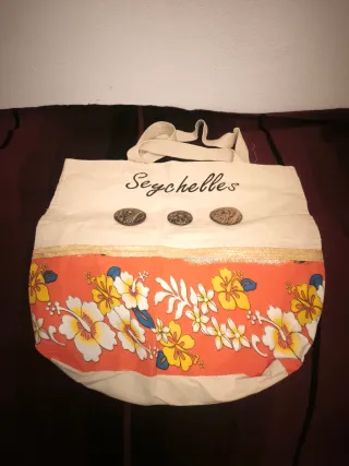 Bolso Seychelles con flores
