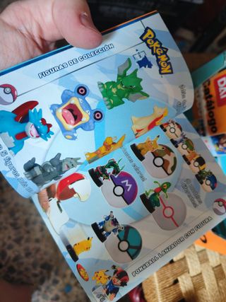 CAJA EXPOSITORA 50 CATALOGOS POKEMON DRAGON BALL..