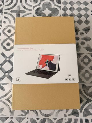 Funda con teclado iPad 8ª Gen