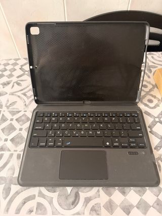 Funda con teclado iPad 8ª Gen