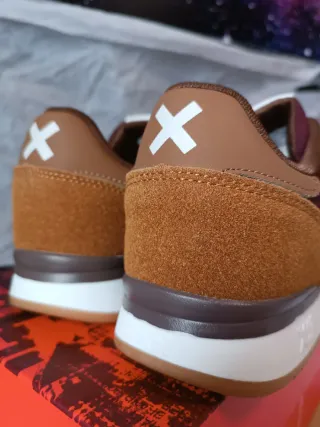 Zapatillas XTI Marrones y Rojas Talla 42