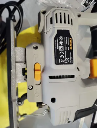 Sierra de calar Deko 800W 3000spm.