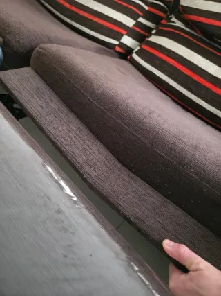 Sofá modular marrón y multicolor