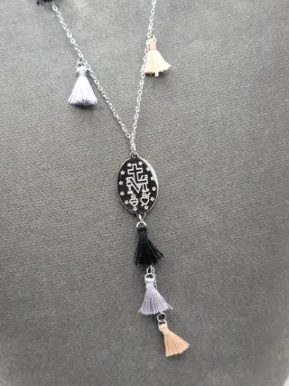 Collar Virgen con Tassels Multicolor