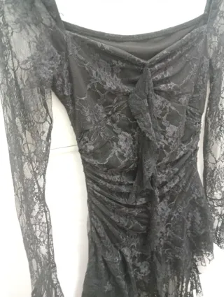 Vestido de encaje negro