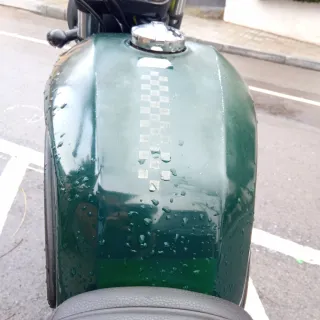 Moto Brixton Naked Verde Manual.