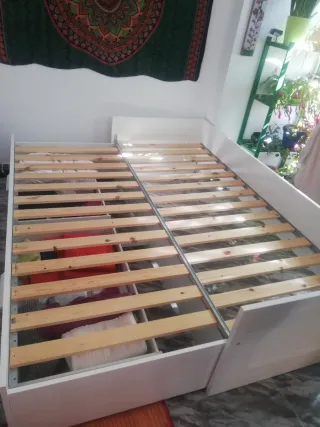 Diván Ikea BRIMNES con 2 cajones