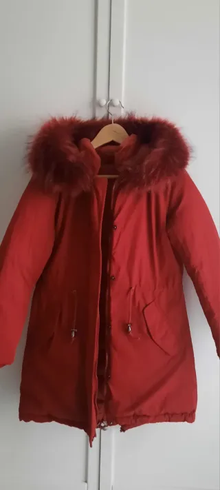 Parka Roja con Capucha de Pelo Talla XS