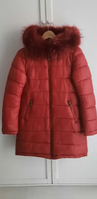 Parka Roja con Capucha de Pelo Talla XS