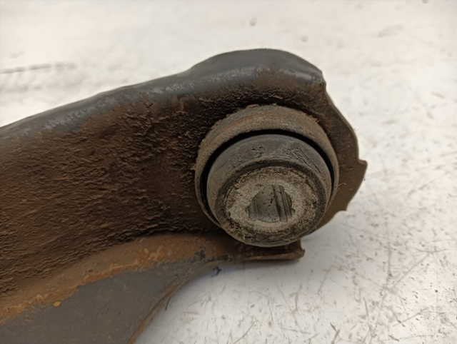 BRAZO SUSPENSION DELANTERO DERECHO RENAULT KANGOO