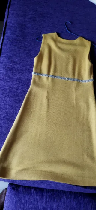 Vestido y torera vintage amarillo con plateado