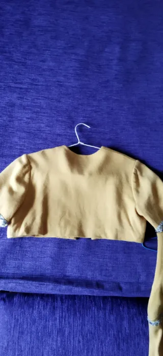 Vestido y torera vintage amarillo con plateado