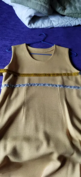 Vestido y torera vintage amarillo con plateado