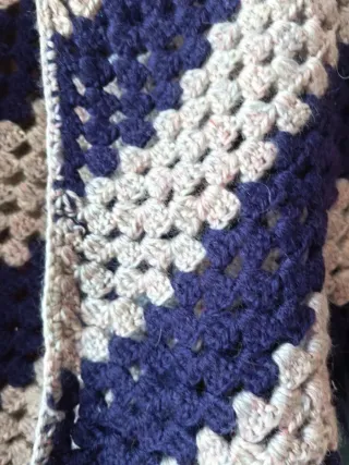 Sciarpa/Poncho uncinetto triangolare