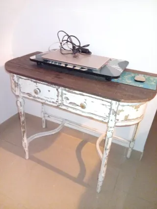 Mesita escritorio madera vintage