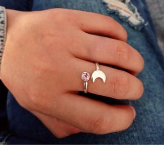 Anillo Luna y Piedra Rosa Ajustable