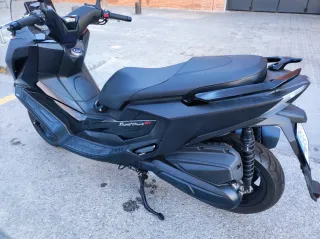 Kymco Super Dink 125 GT Negra