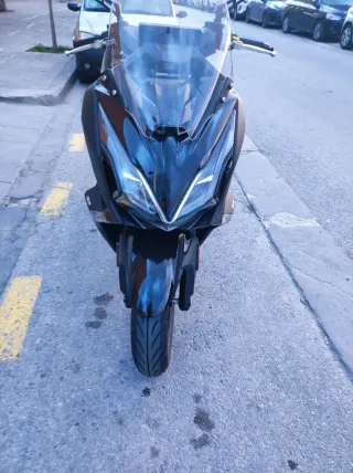 Kymco Super Dink 125 GT Negra