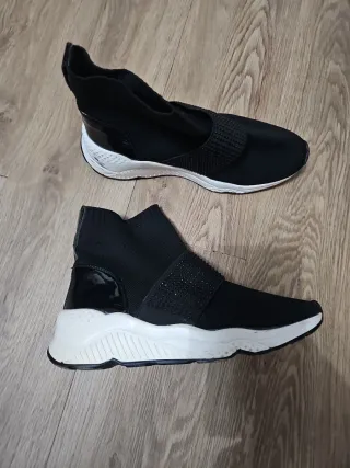 Botines elásticos negros con pedrería